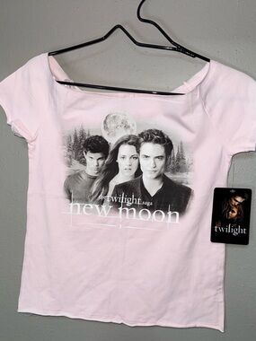Twilight Saga New Moon Pink Graphic Tee